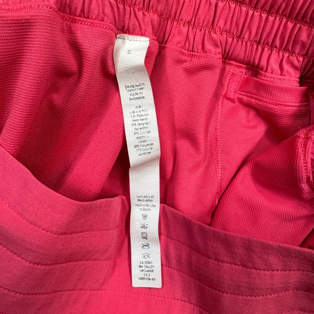 Lululemon Hotty Hot High-Rise Lined Short 2.5